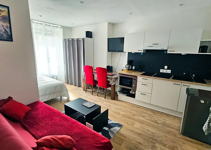 N2 Repos A Carmaux, *